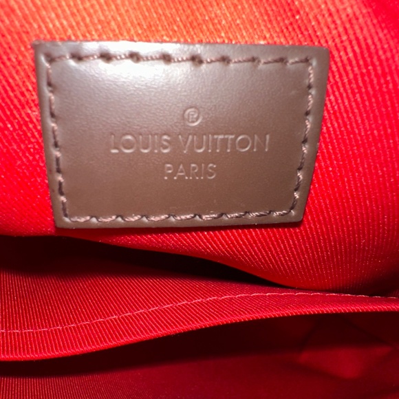 Louis Vuitton South Bank Besace Crossbody - Picture 9 of 17